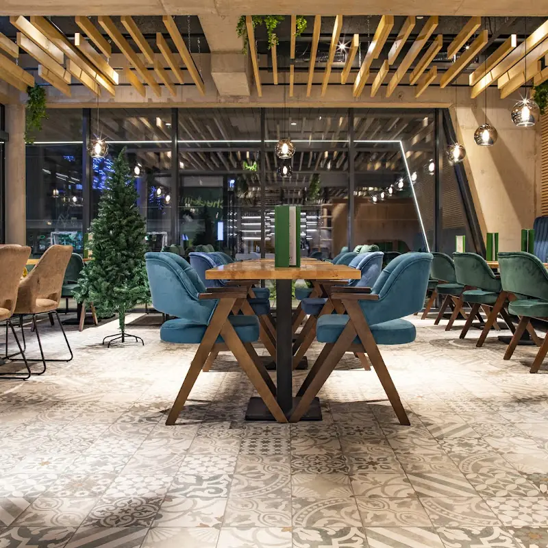 ILLY'S Bar & Restaurant