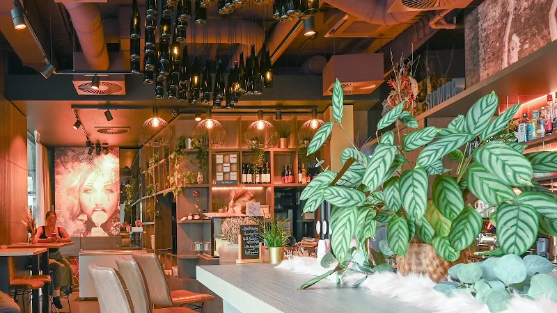 K2 - Café & Bistro