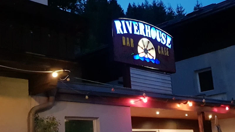Cafe Riverhouse