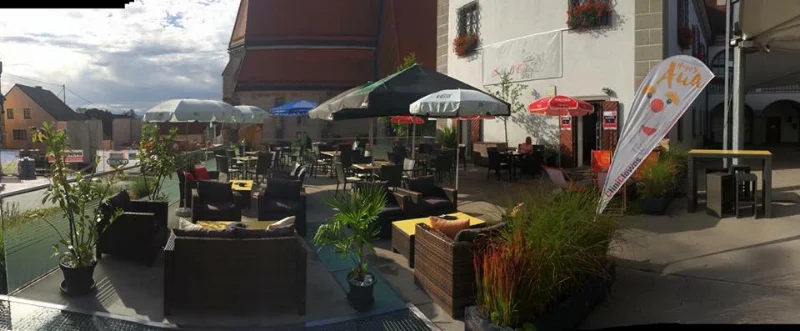 Schloß Cafe Bar