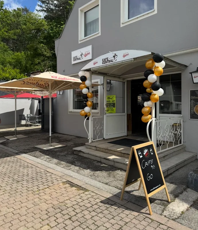 Cafe Central - Kaffee, Karaoke, Dart