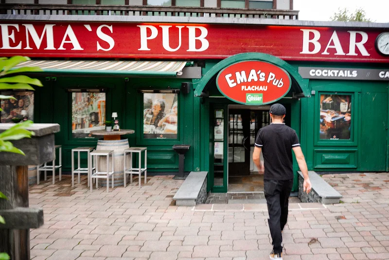 Ema's Pub