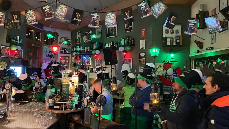 IRISH PUB, The Caledonian