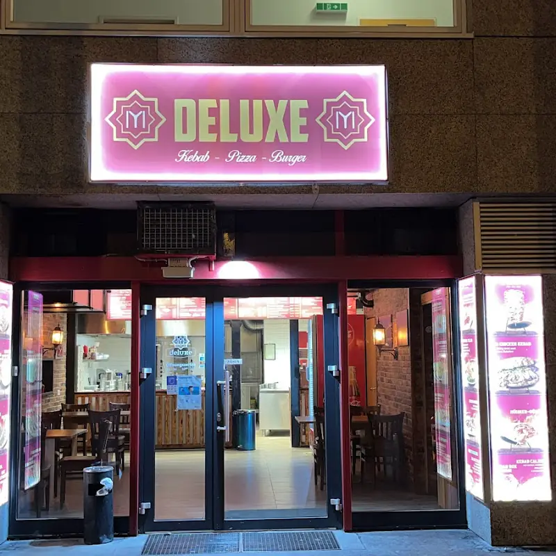 DELUXE-Kebab Pizza Burger
