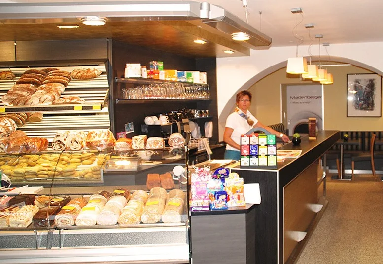 Cafe Bäckerei Konditorei Madenberger Knittelfeld