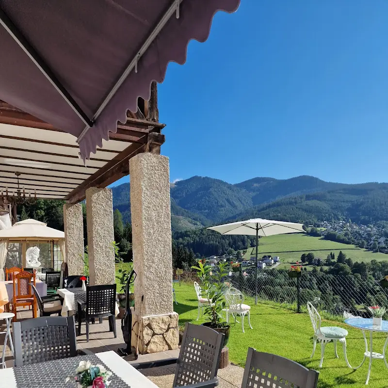 Lambach Villa | Cafe Restaurant Zum Traumblick