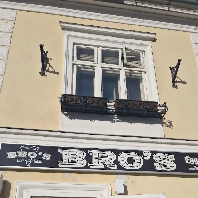 Bro's Pizzas