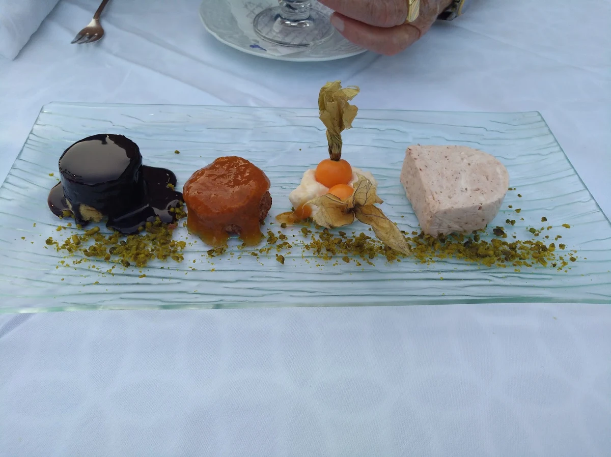 Essen und Trinken photo 3