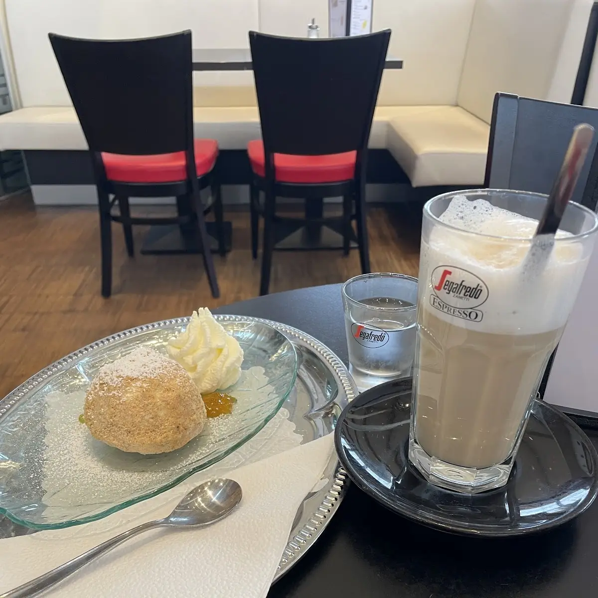 Essen und Trinken photo 2