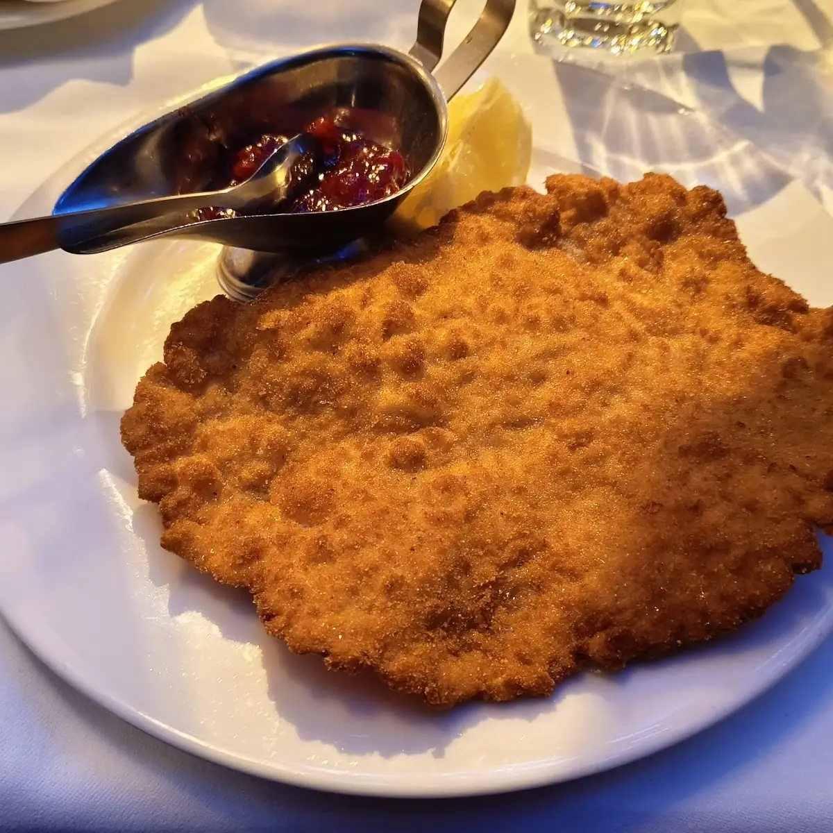 Essen und Trinken, Glacis Beisl