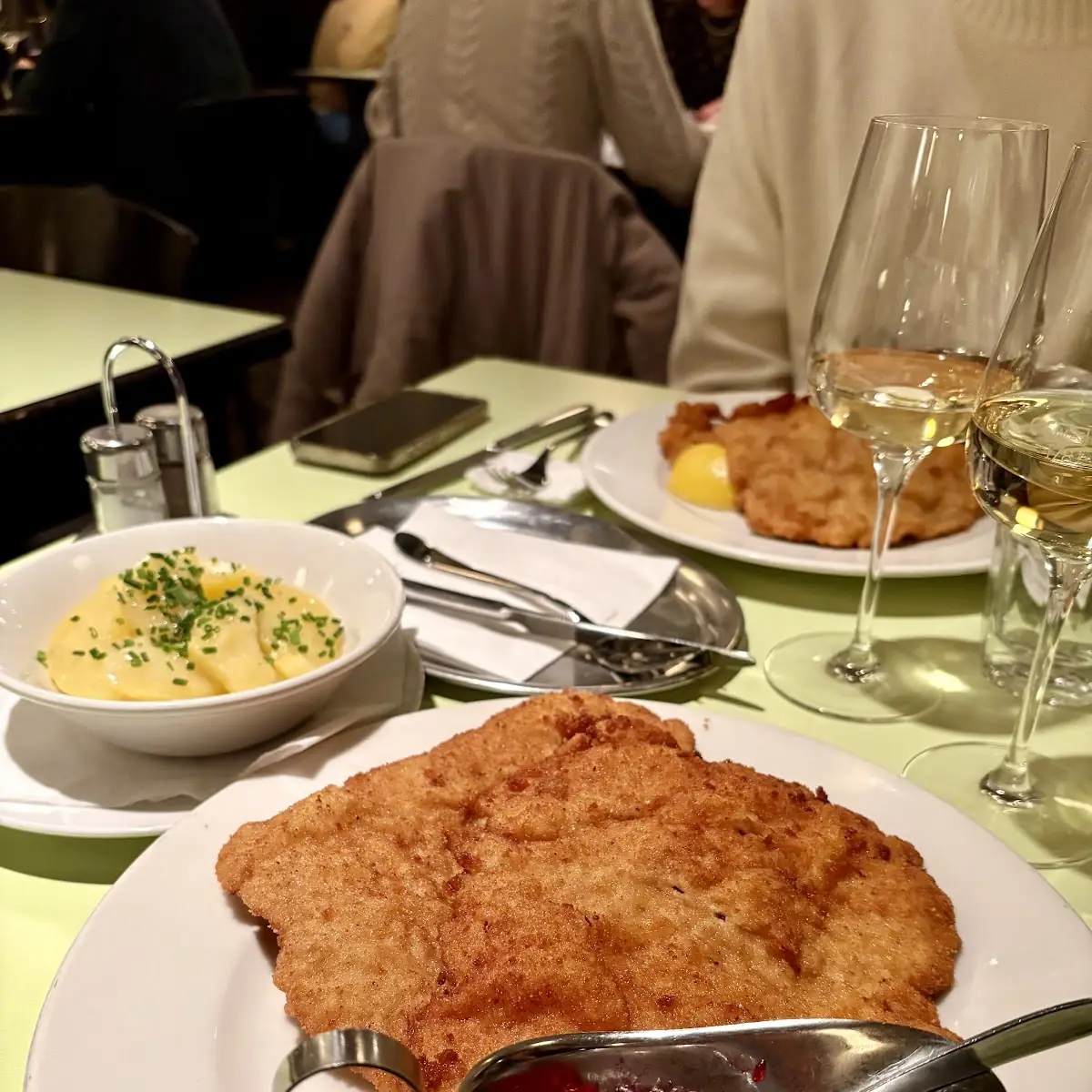 Essen und Trinken, Glacis Beisl