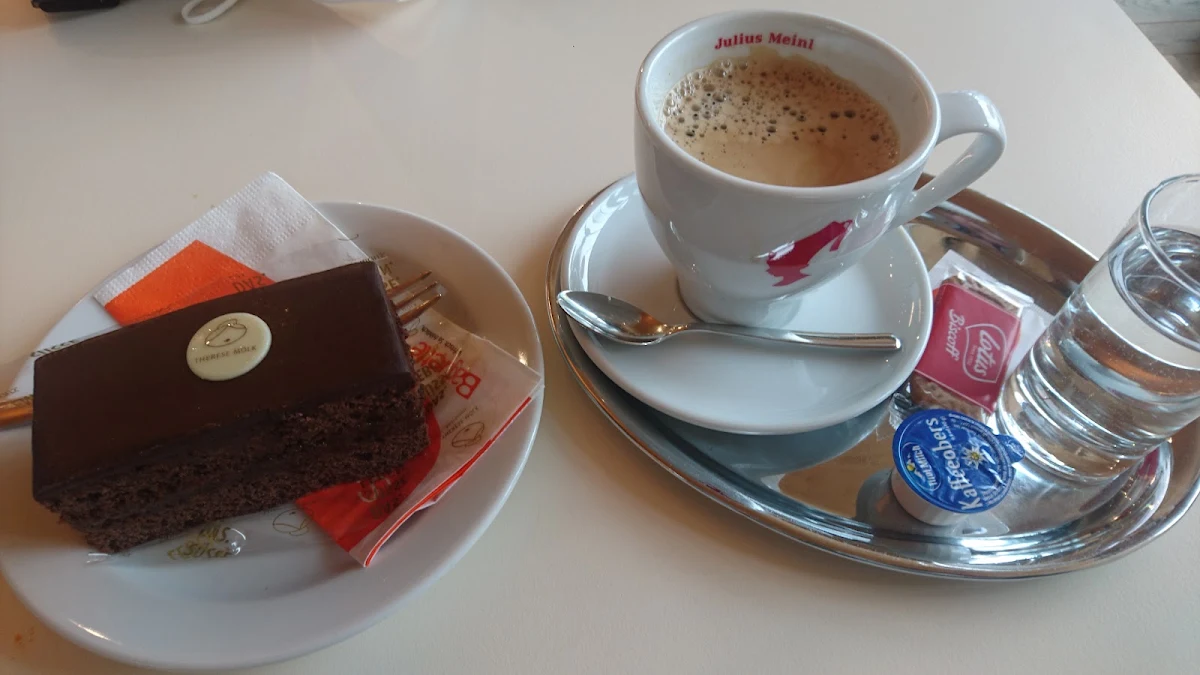 Essen und Trinken photo 2