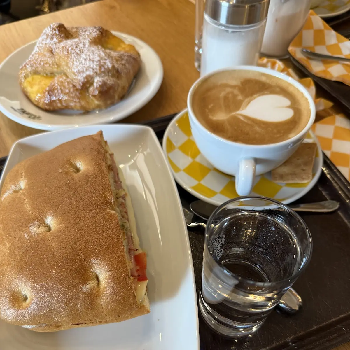 Essen und Trinken photo 2