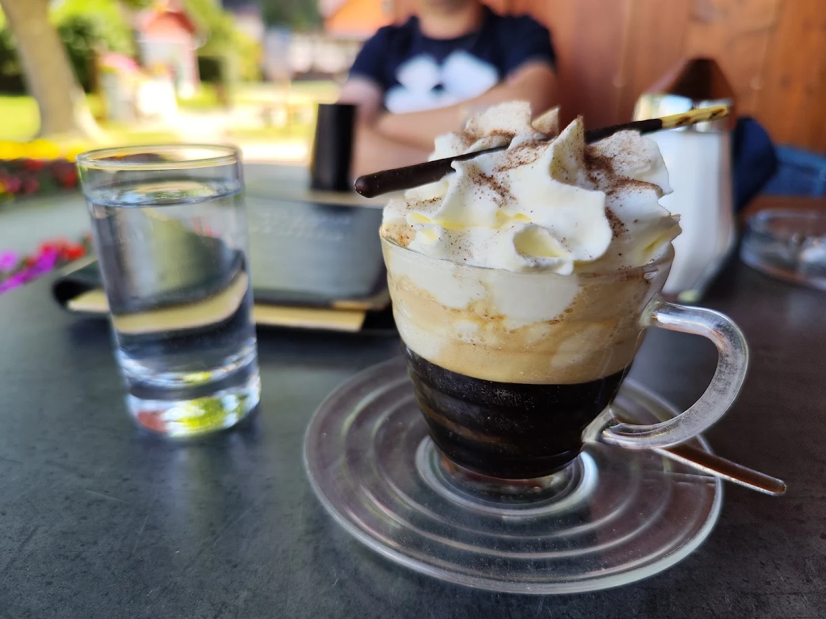 Essen und Trinken photo 3