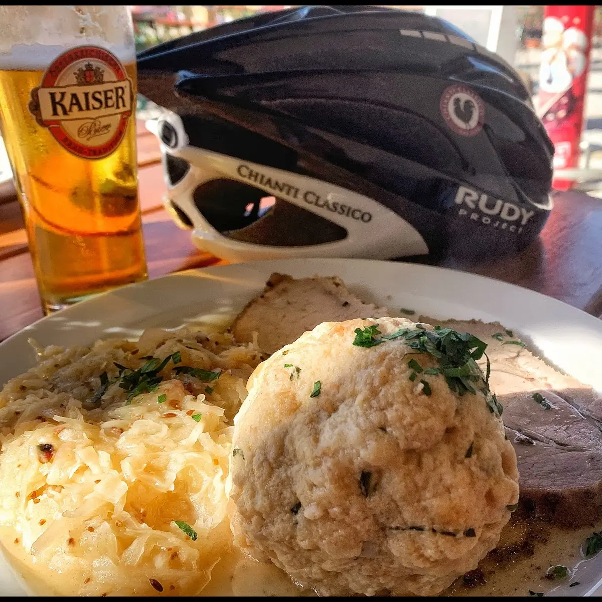 Essen und Trinken, Käfers am Radweg