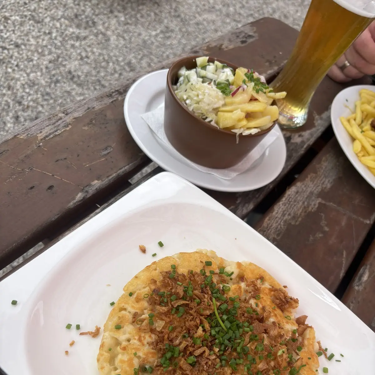 Essen und Trinken, Käfers am Radweg