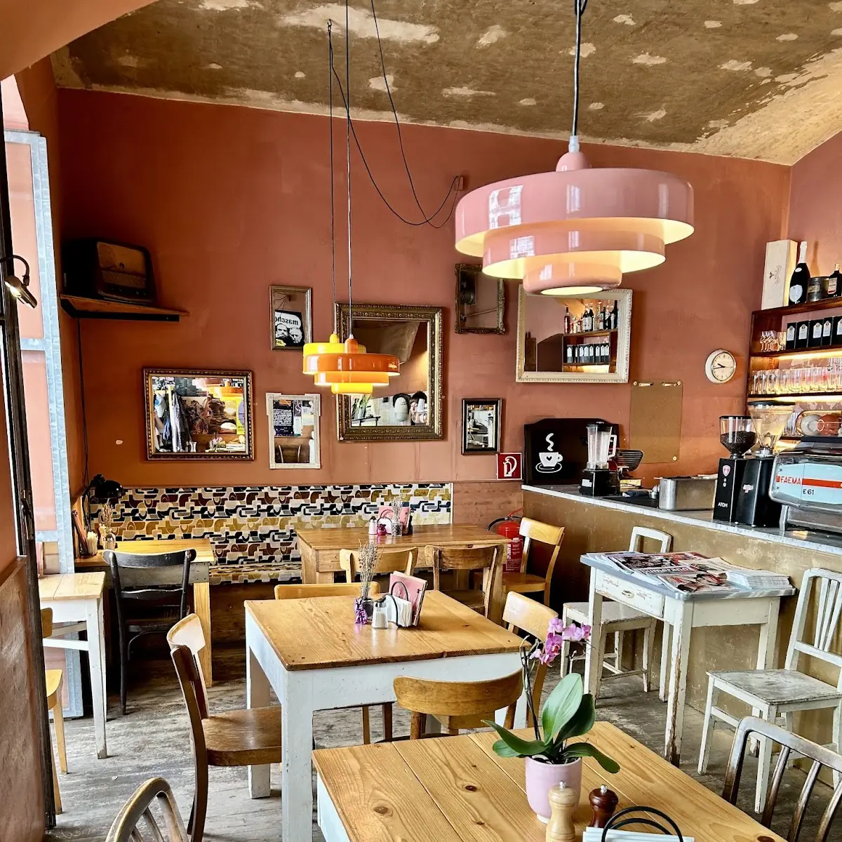 Cafe der Provinz Titelbild