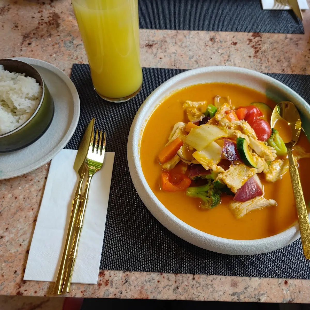 Essen und Trinken photo 2