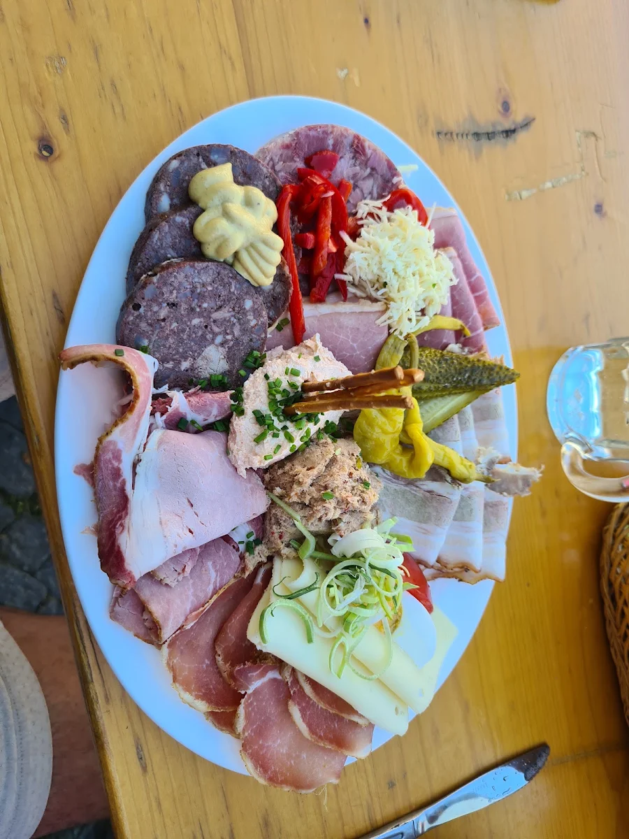 Essen und Trinken, Heurigenschank Baumühlner