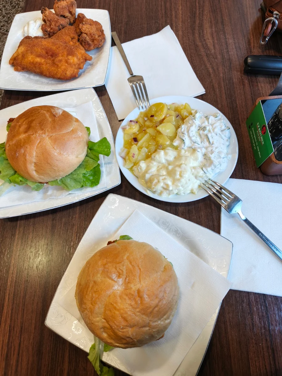Essen und Trinken, UZ Kitchen