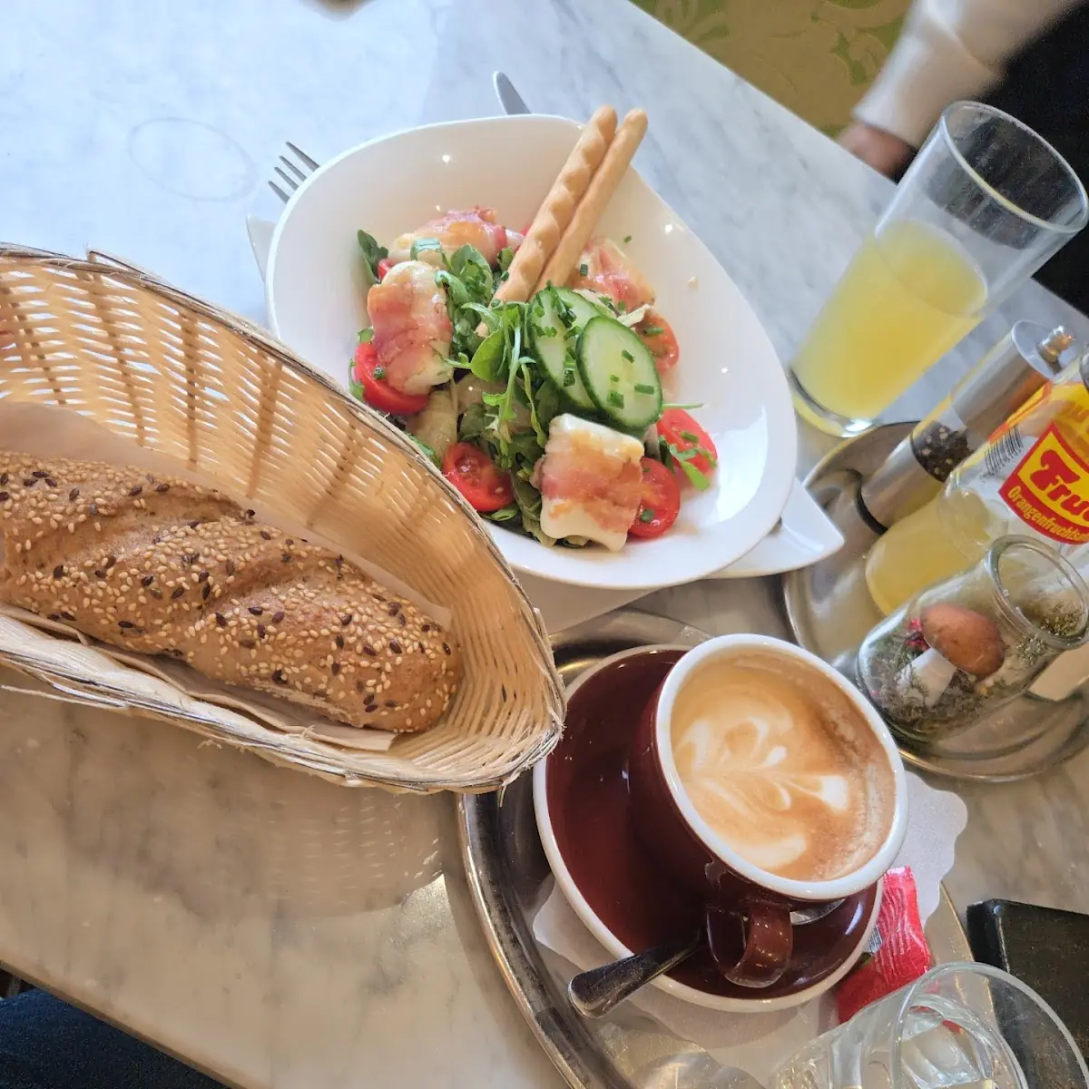 Essen und Trinken photo 2