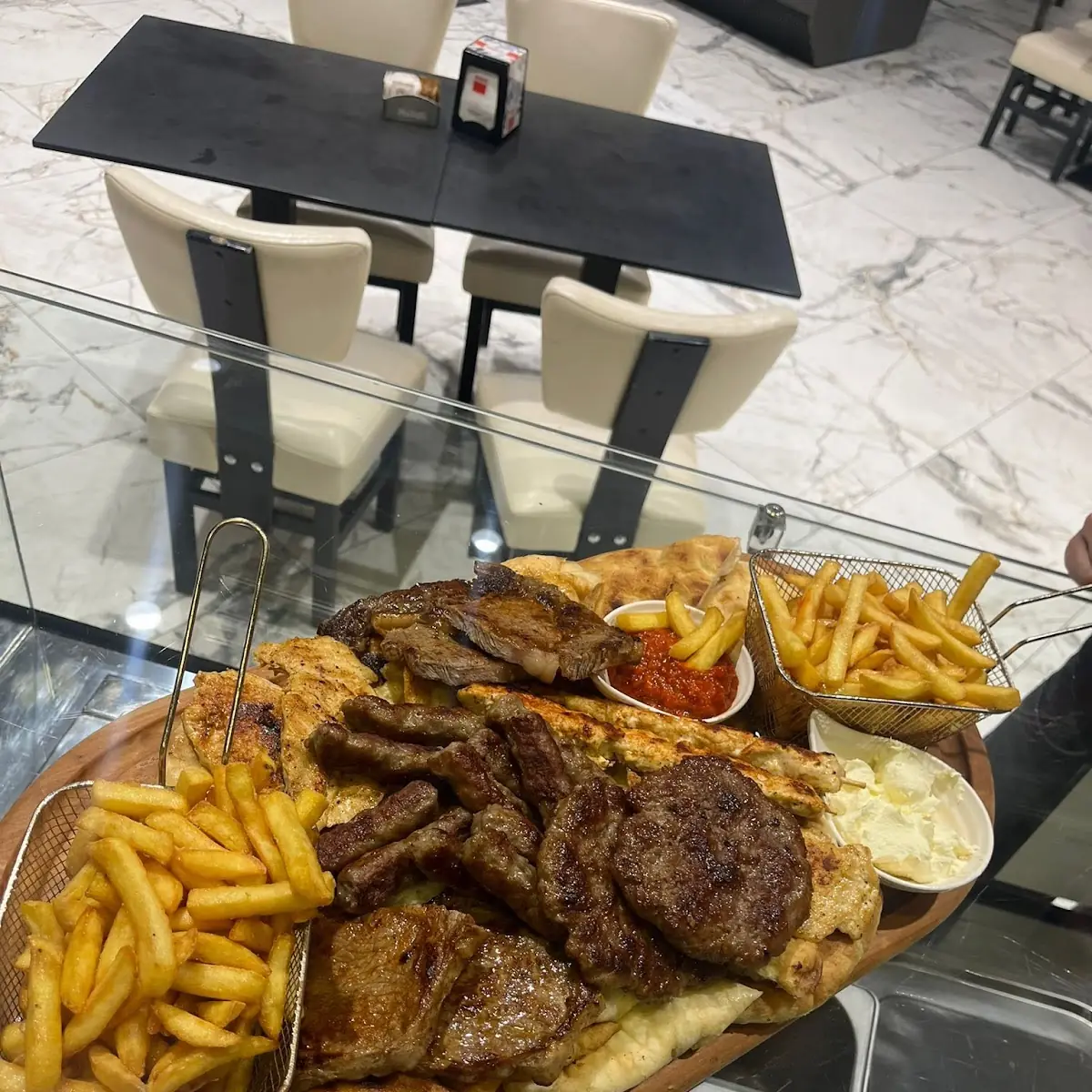 Essen und Trinken, Arena