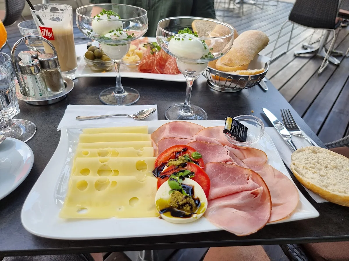 Essen und Trinken photo 2
