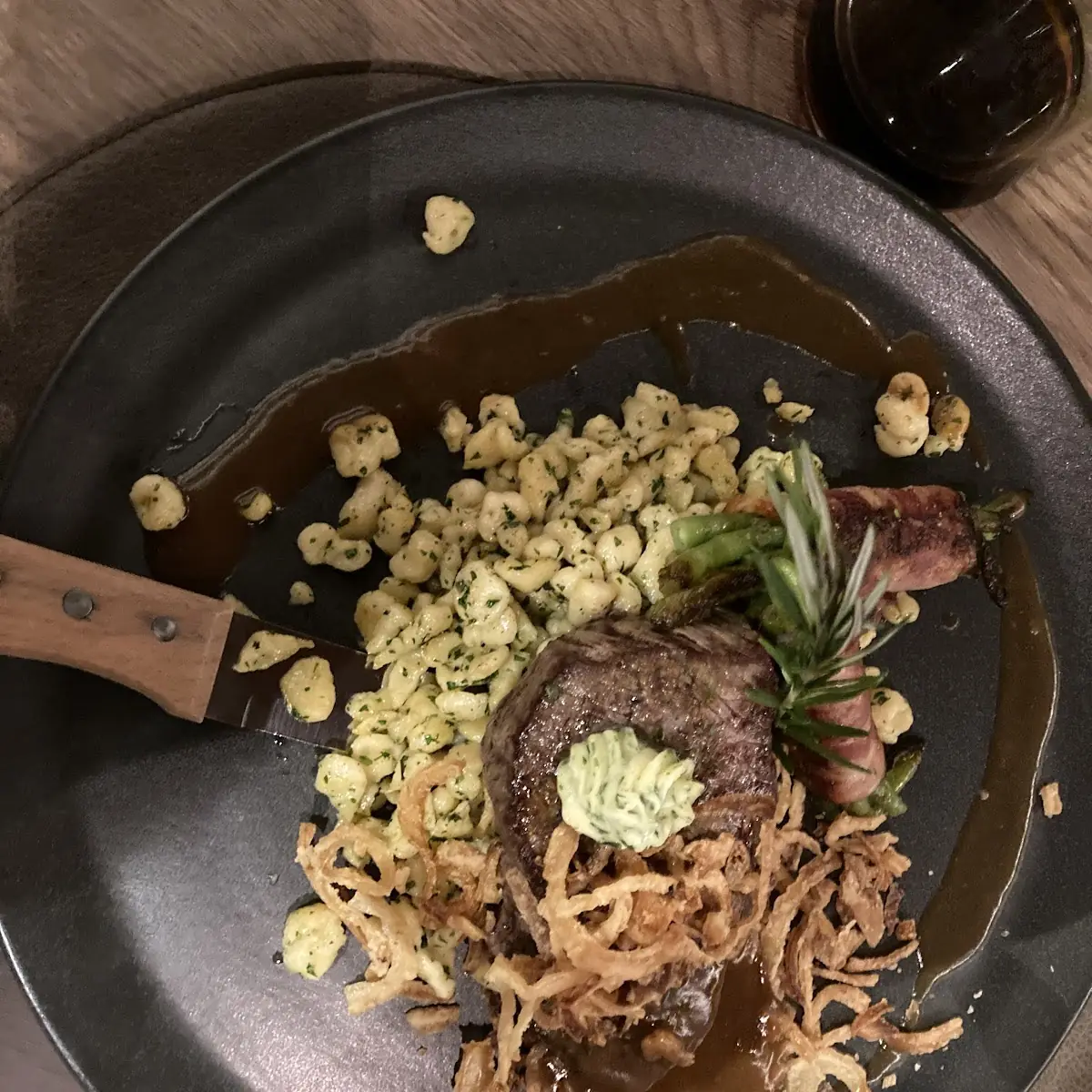 Essen und Trinken, Restaurant Central