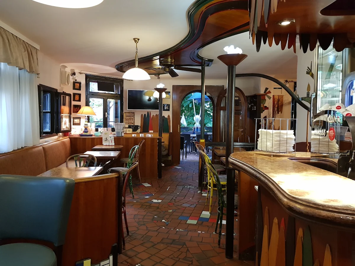 Terrassencafé im Hundertwasserhaus Titelbild