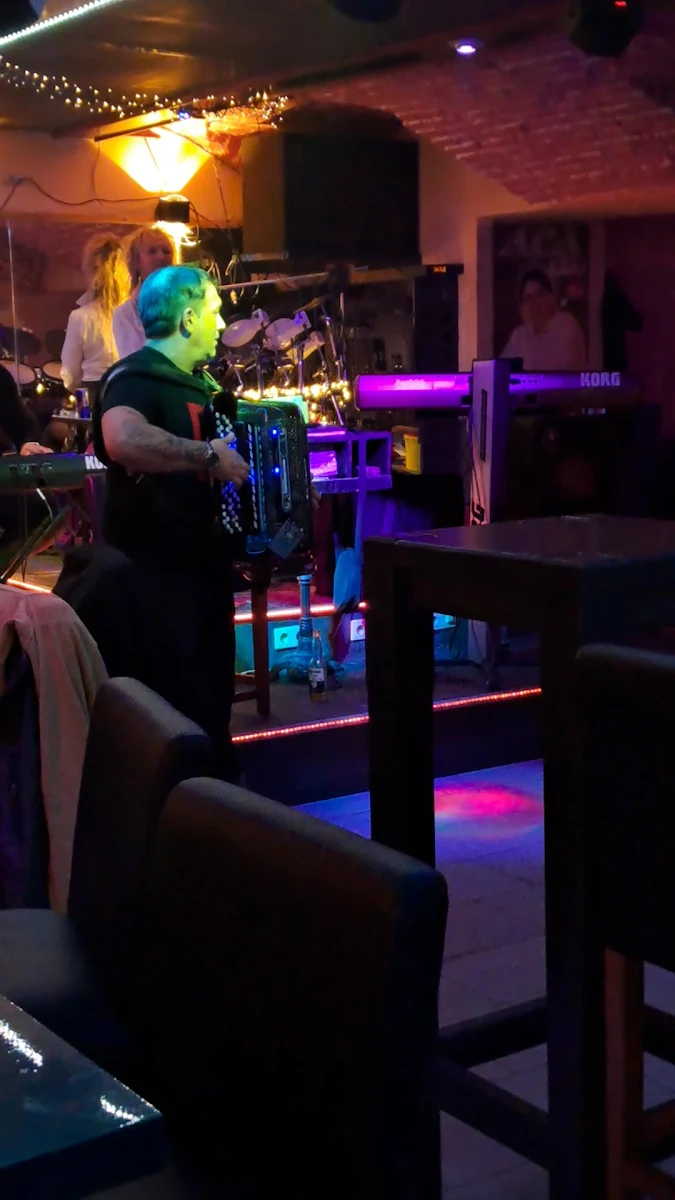 Cafe Lepa Brena Titelbild