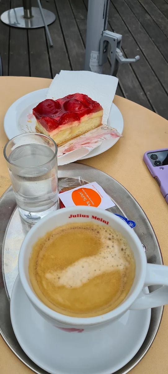 Essen und Trinken photo 3