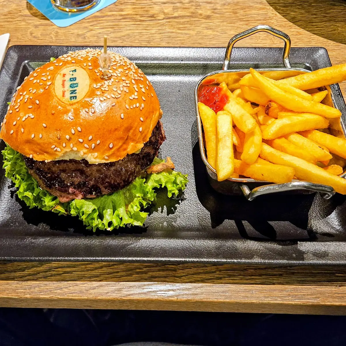 Essen und Trinken, T-Bone Bar Burger Steakhouse Parndorf