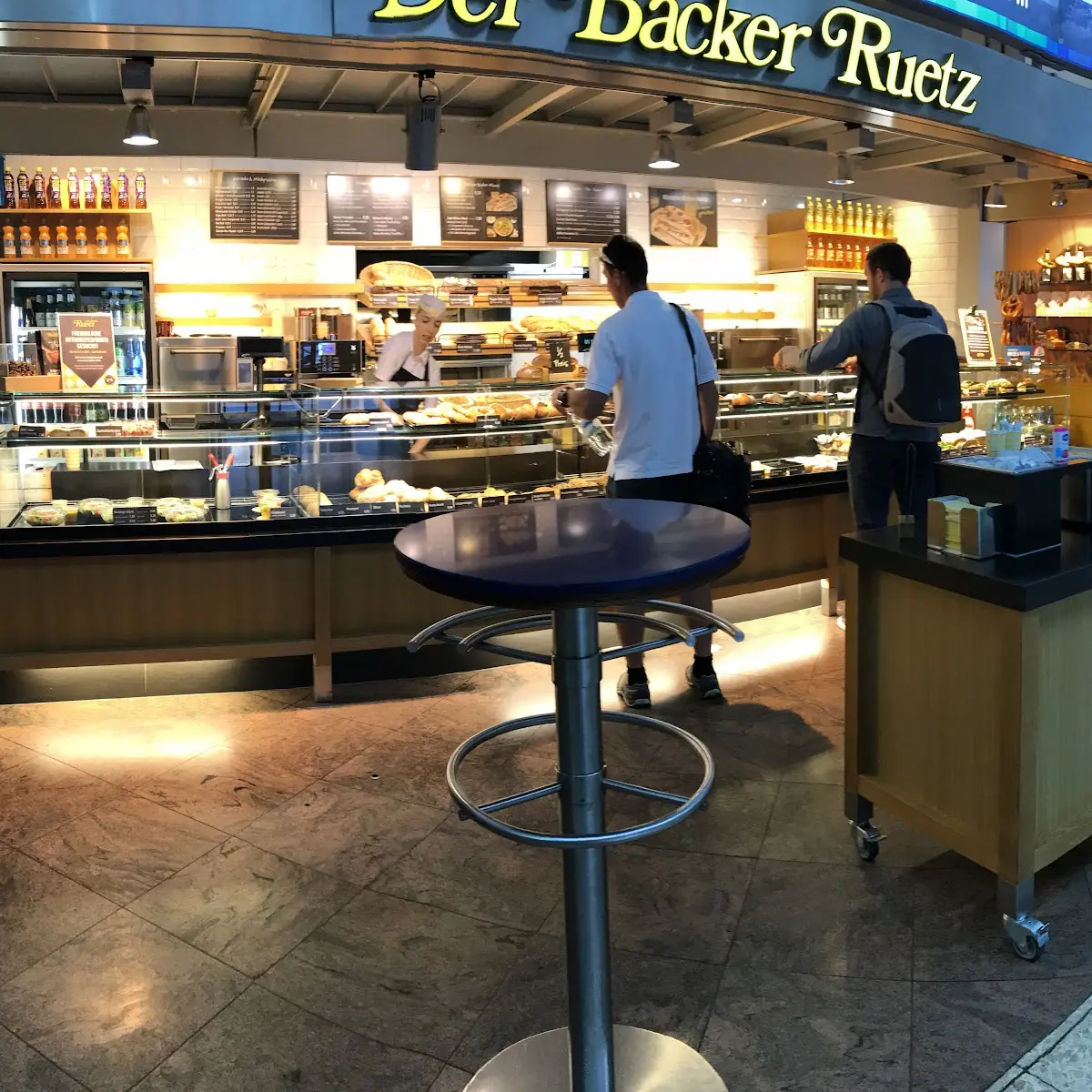 Der Bäcker Ruetz - Flughafen Innsbruck Titelbild