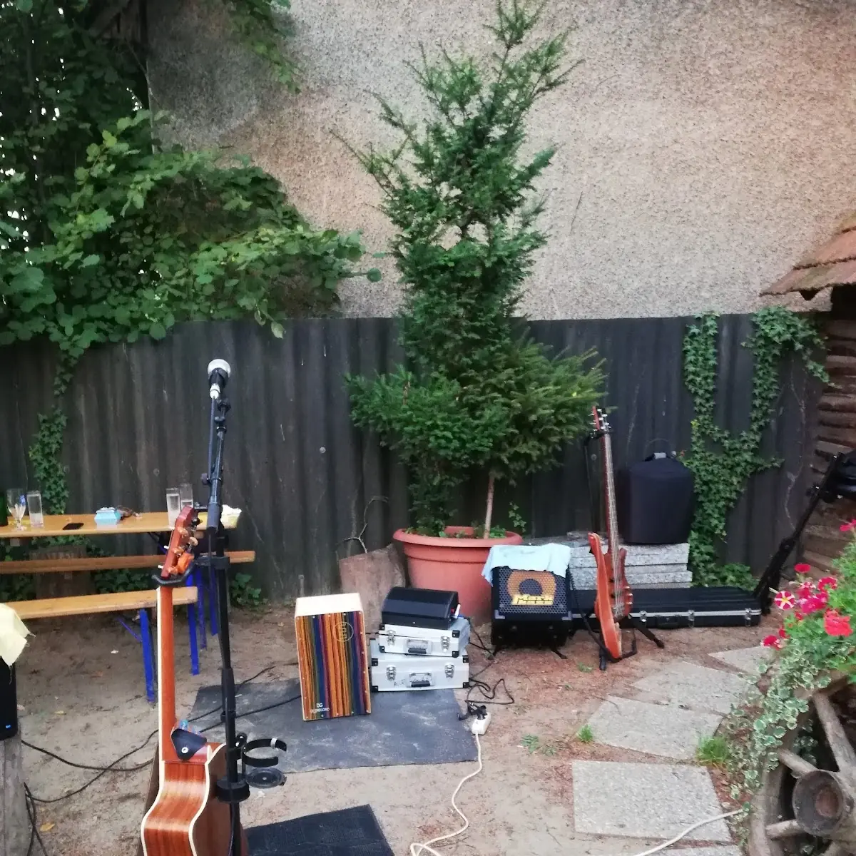 Atmosphäre, Imbiss Babu