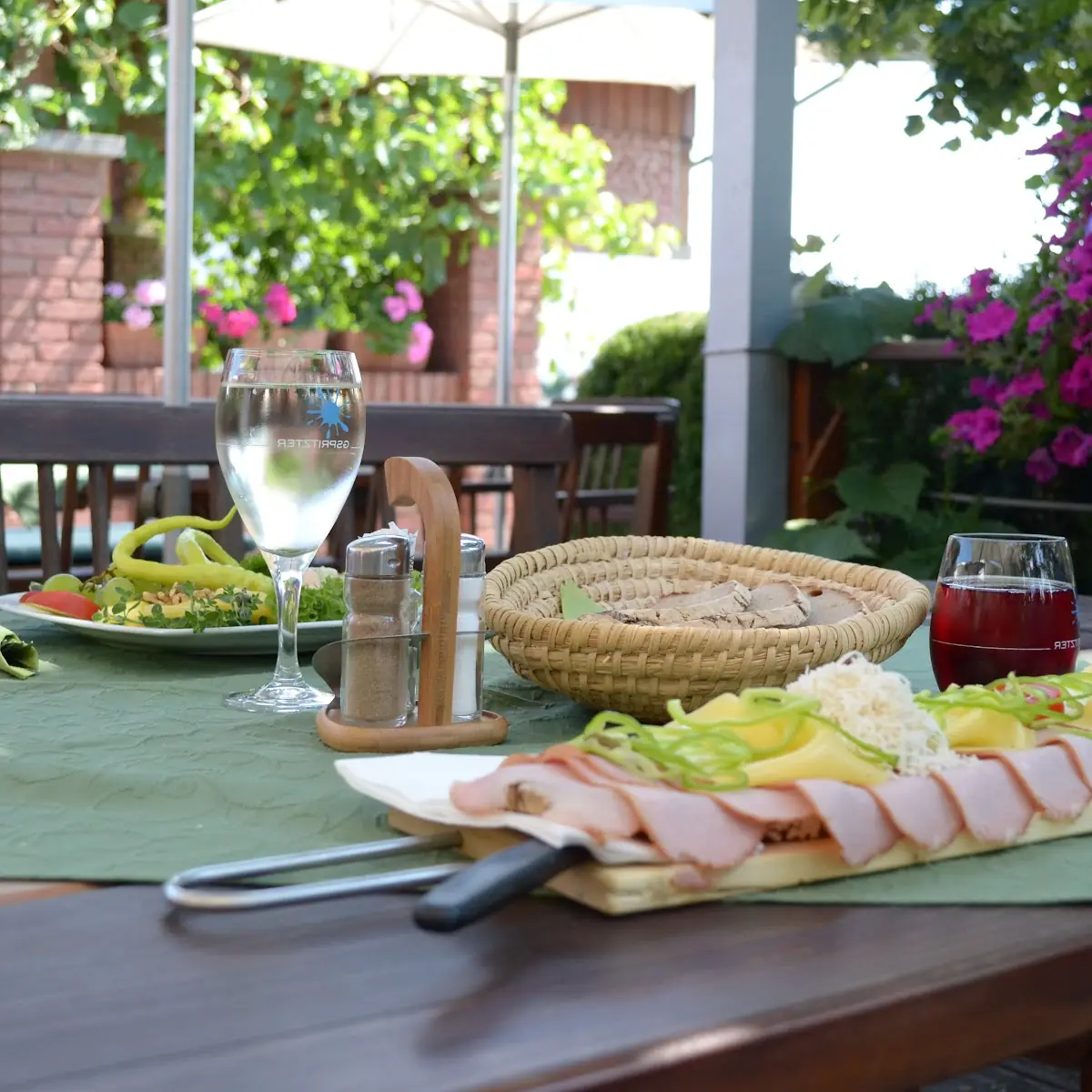 Essen und Trinken photo 1