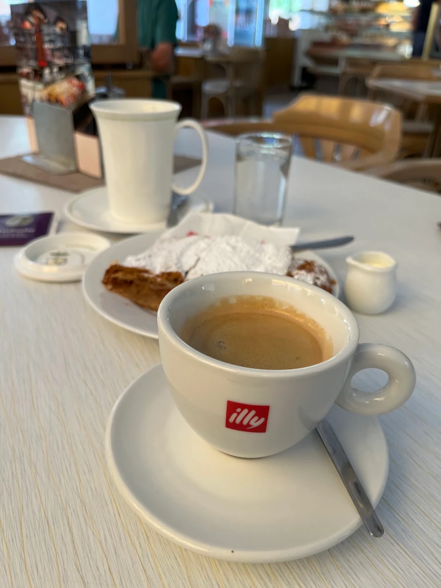 Essen und Trinken photo 1