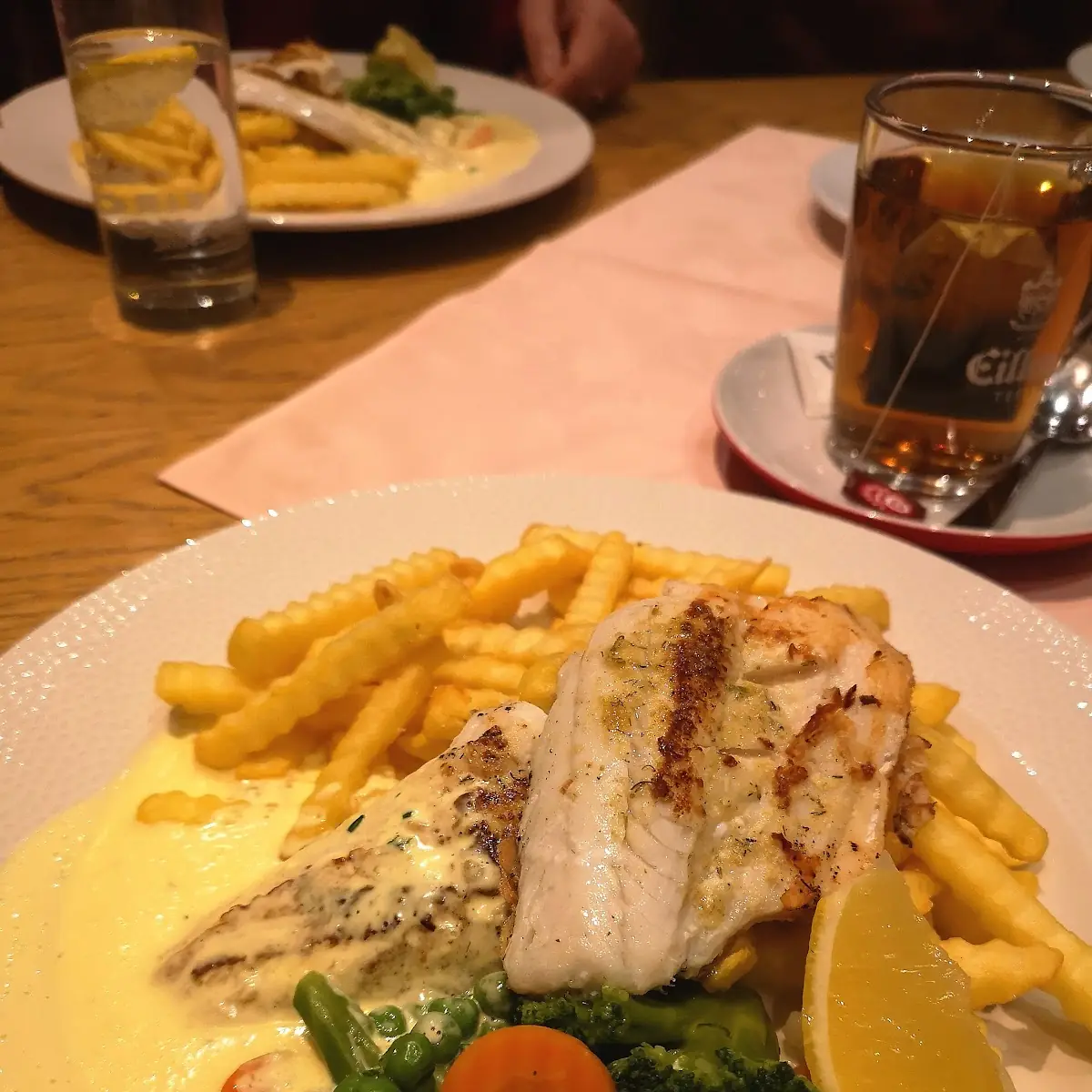 Essen und Trinken, Restaurant Liftcafe Heisn