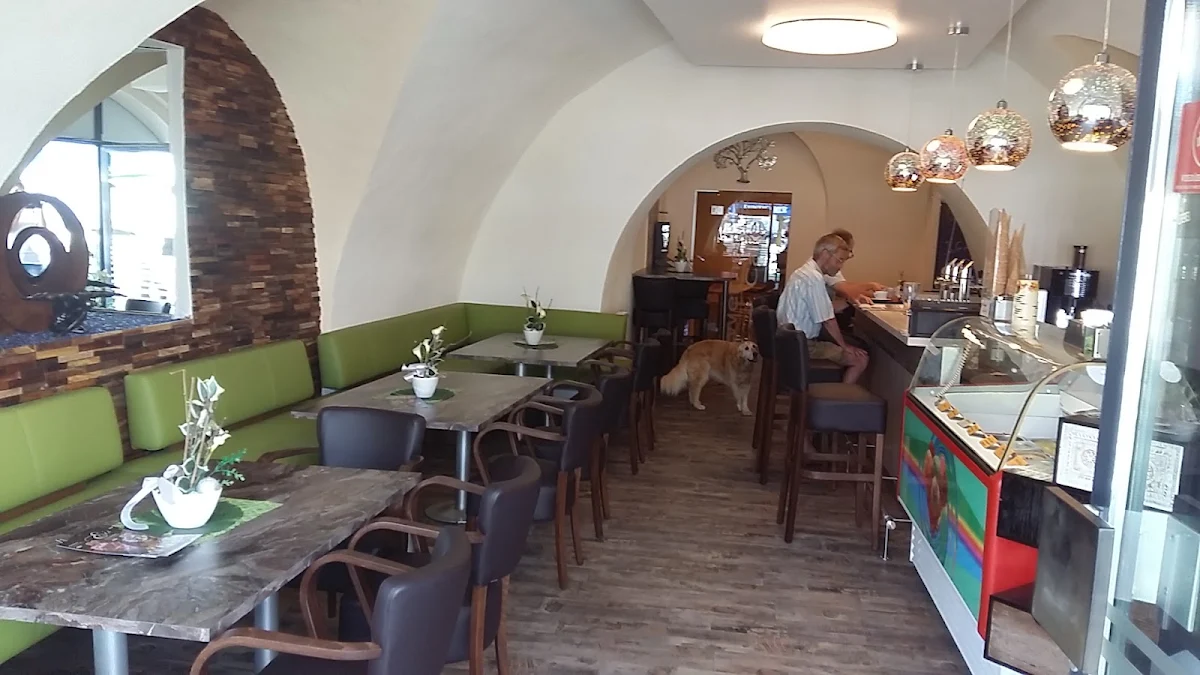 Cafe Claudia Titelbild