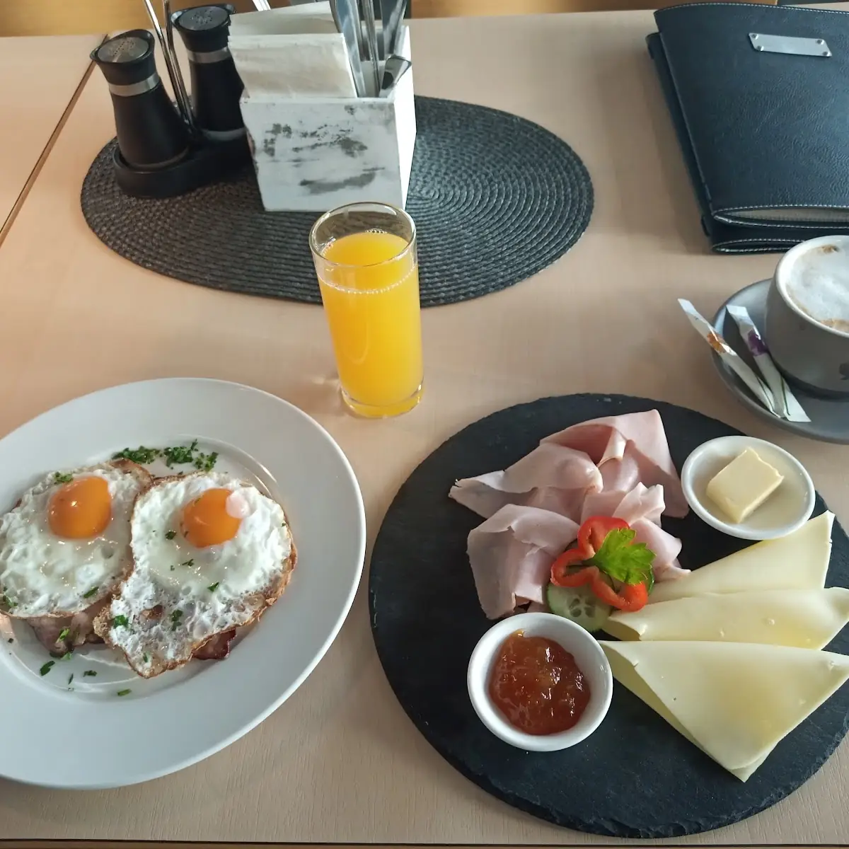Essen und Trinken photo 2
