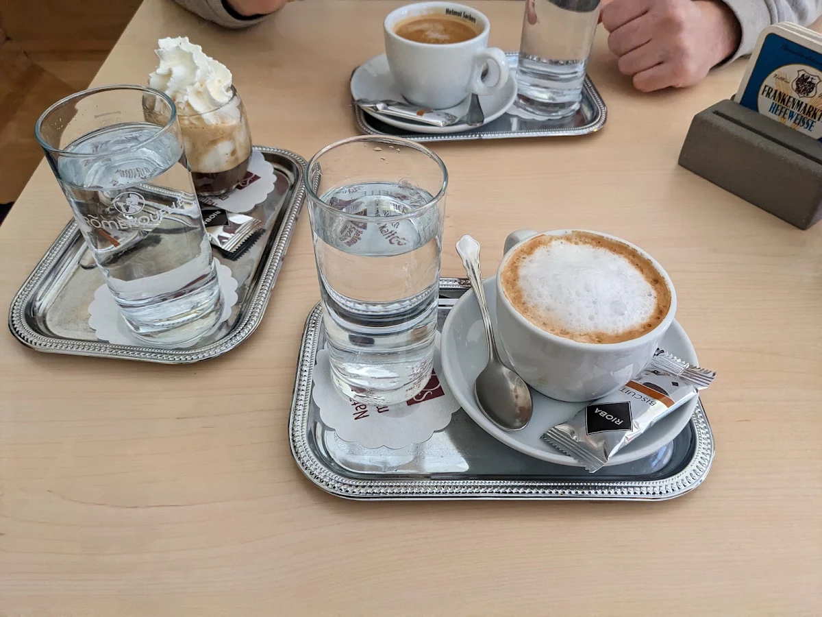 Essen und Trinken photo 2