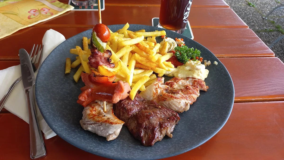 Essen und Trinken, Gasthof Paradies