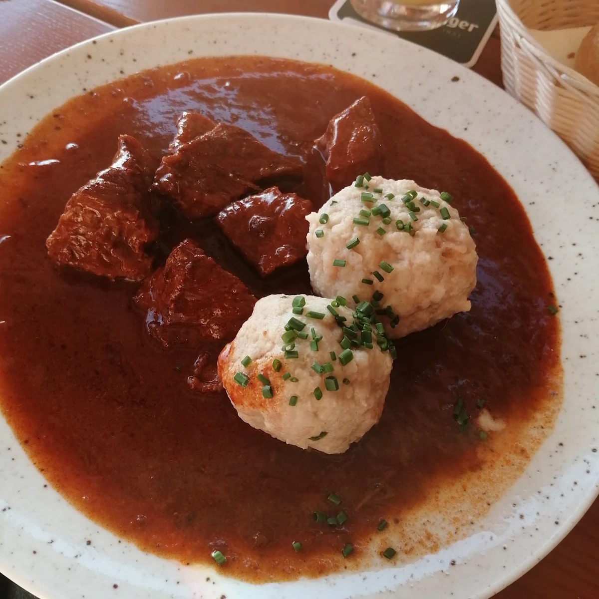 Essen und Trinken, Gasthof Paradies