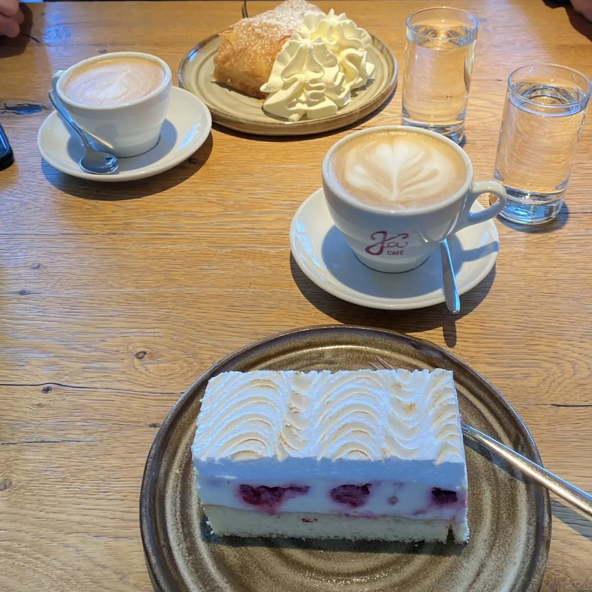 Essen und Trinken photo 3