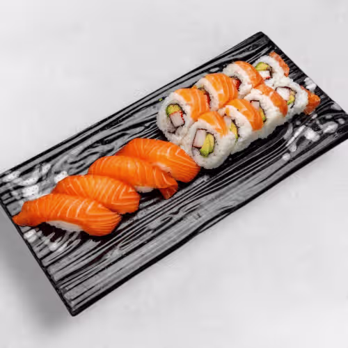 Lachs Sushi mit Sake California Maki