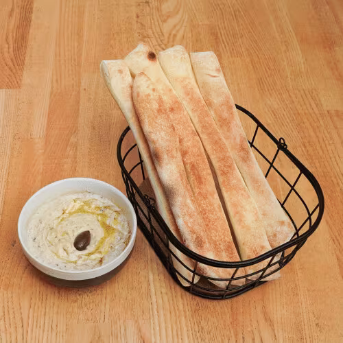 Humus (vegetarisch) mit Oliven,