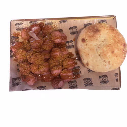 Currywurst mit Brot