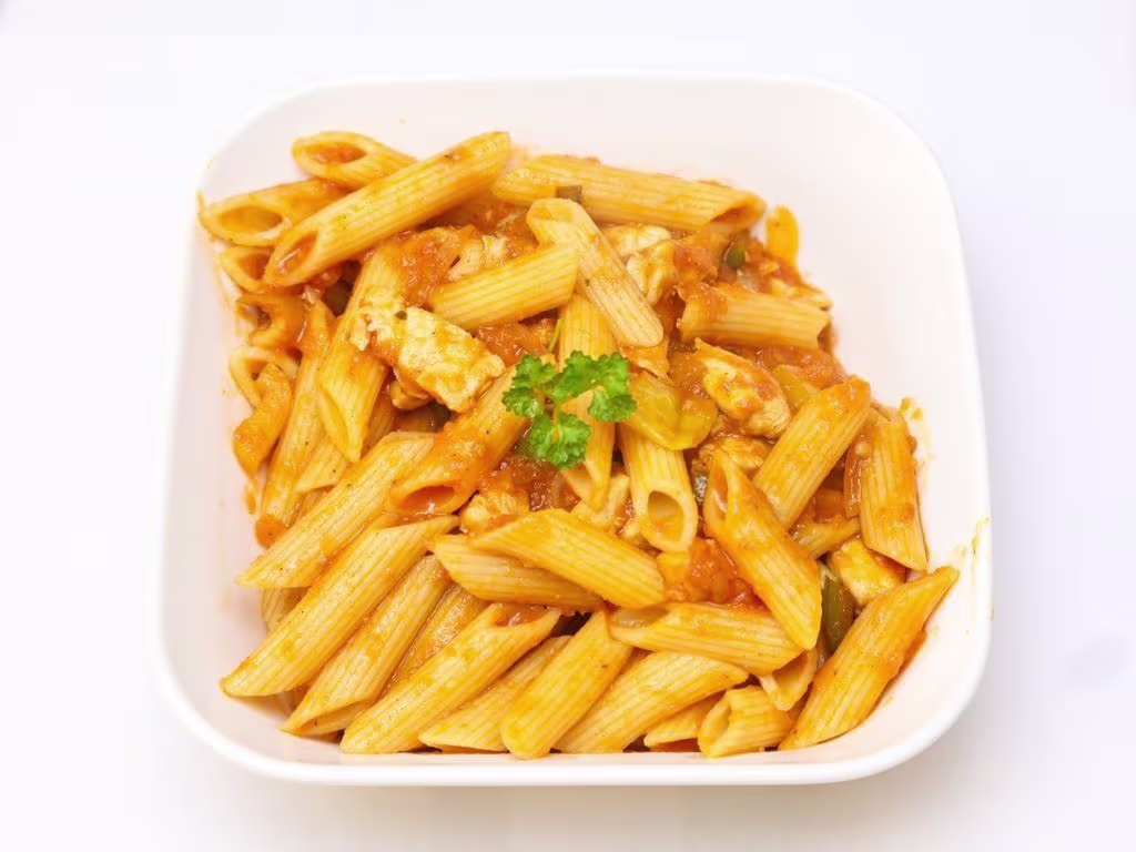 Pasta con pollo e peperoni