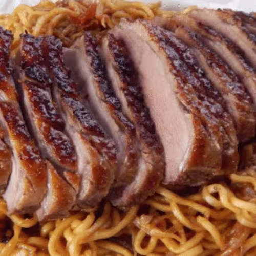 Knusprige Ente mit Nudeln
