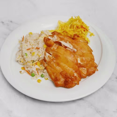 Gebratener Eierreis mit knusprigem Huhn