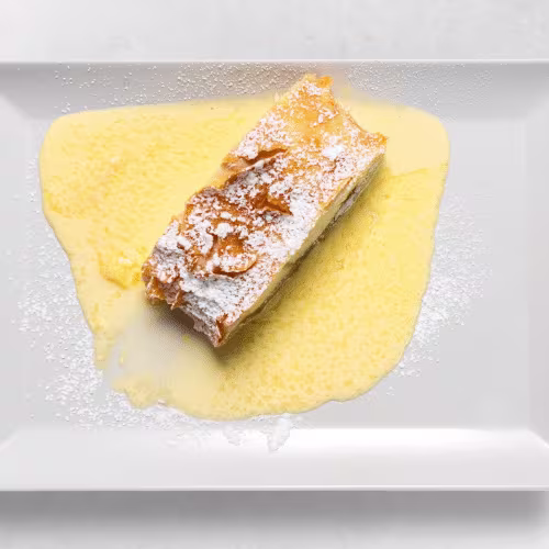 Hausgemachter Topfenstrudel